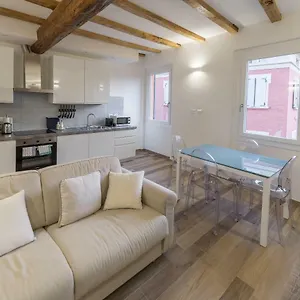 realkasa-canonica-apartment.emilia-romagnahotels.net/
