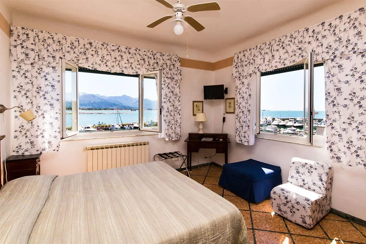 Hotel Sette Archi Bocca di Magra 3*,